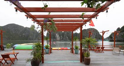 Cat Ba Fishing Village Bay House