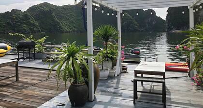 Cat Ba Fishing Village Bay House