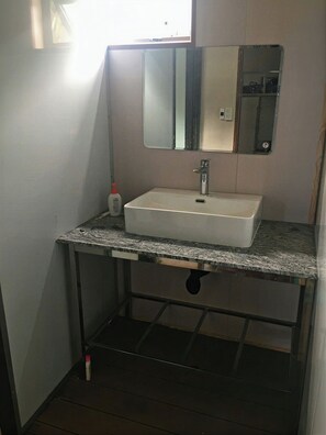 Phòng Superior, 1 giường cỡ queen, không hút thuốc, quang cảnh bãi biển | Phòng tắm