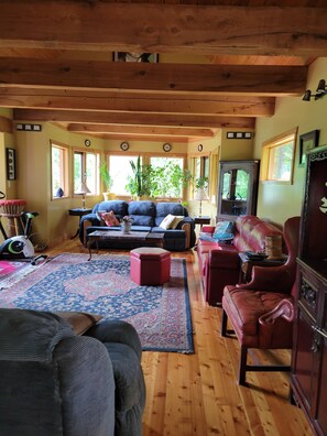 Living area - ECO-GARDEN Nibble on berries and put a flower in your hair (Central Kootenay E)