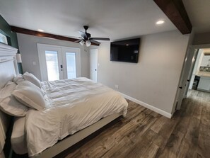 4 Schlafzimmer, Reisekinderbett, WLAN, Bettwäsche