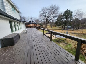 Terrace/patio - Cozy family friendly LAKEFRONT .6 acre home on secluded cul-de-sac street (Rockwall)