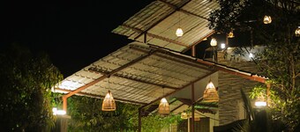 Escape & Relax at Kaash Villa, 2BR Luxury Stay in Indore, Projector,Outdoor Area
