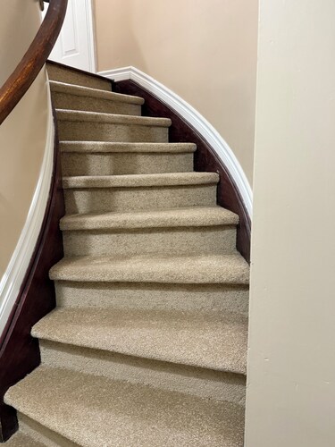 Private and cozy apartment near Pearson International AirPort in Mississauga.