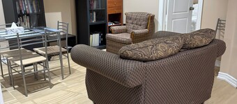 Private and cozy apartment near Pearson International AirPort in Mississauga.