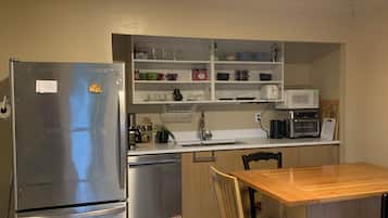 Microwave, dishwasher