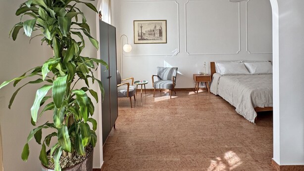 Unclassified image, 1 of 9, button - Merulana Suite (Roma)