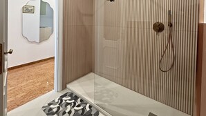 Unclassified image, 5 of 9, button - Merulana Suite (Roma)