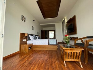 Deluxe Double Room, City View | Desk, free WiFi, bed sheets - Lush Green Kodai by Arcadia (Kodaikanal)