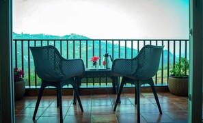 Vila Keluarga, balkon, pemandangan lembah | Tempat makan outdoor