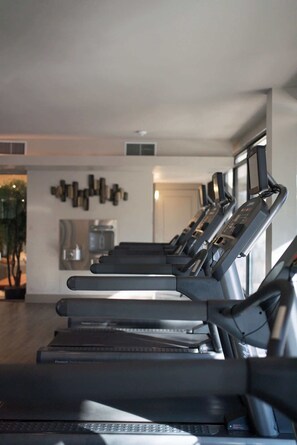 Threadmills - 2BR Traveler / Domain Louis Vuitton Building (Austin)