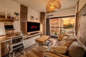 Smart TV - New Studio with Spa, 4K Cinema and Design (Buenos Aires)
