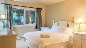 1 bedroom, iron/ironing board, WiFi