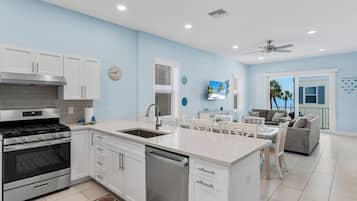 Appartement Premier, 4 chambres, au bord de la plage | Cuisine privée