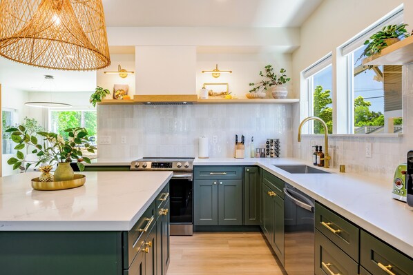 Private kitchen - AC / New Remodel / Chef's Kitchen / BBQ / Cap Hill (Seattle)