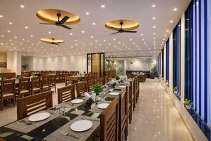 Restaurant - Hotel Paragon Suites (New Delhi)