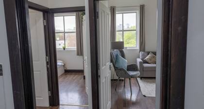 Modern 2BR Apt | FREE PARKING | Near Cruise Port, Westquay & Uni