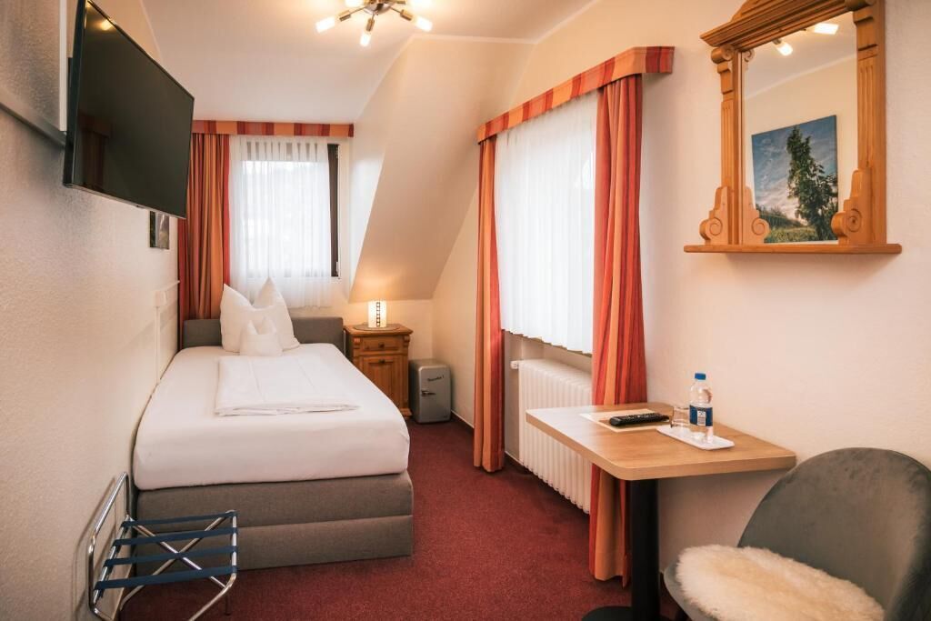 Single Room, Garden View