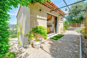 Terrace/patio - Tiny house-private jacuzzi-panoramic view-saint-paul-de-vence (Saint-Paul-de-Vence)