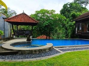Pool - Malathi Private Suite Ubud - Green View Shared Pool (Ubud)