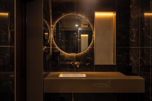 ห้องลักซ์ชัวรี่สวีท, วิวเมือง | ห้องน้ำ