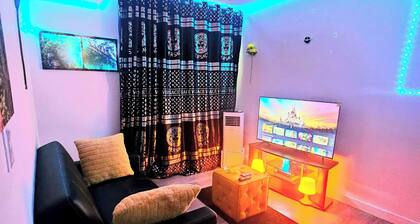 Swithome Properties Cozy Cautley Guest Suite, Near YEG Airport