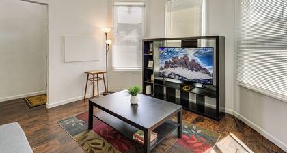 Spacious & Central! Pet-Friendly Emeryville Home