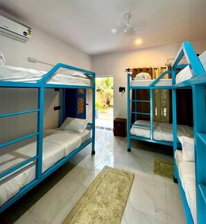 Dormitorio condiviso Basic, balcone, vista giardino