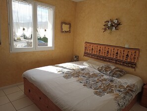 Room - Vrbo Property (Reignier-Ésery)