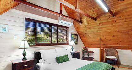 Glass House Mountains Ecolodge (Private Lodge Booking)
