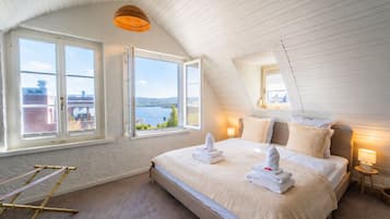 2 Schlafzimmer, Schreibtisch, Bügeleisen/Bügelbrett, Reisekinderbett