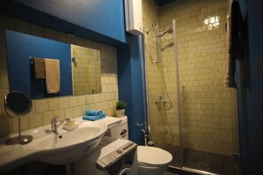 Shower, hair dryer, towels, soap - Pedestrian street apartment  with balcony (Skopje)