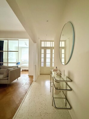Apartment | Interior - 2 bedrooms - baby crib & furnished  (Brussels)