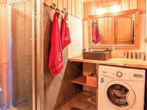 Bathroom - Vrbo Property (Val-Cenis)