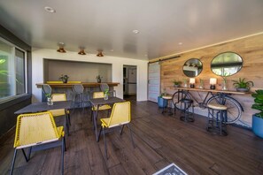 Dining - Maui Escape! 3 Family-Friendly Units, Pets Allowed, Close to Kanaha Beach Park! (Kahului)