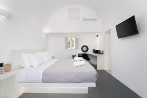 Room - Elios Cave Suites (Oia)