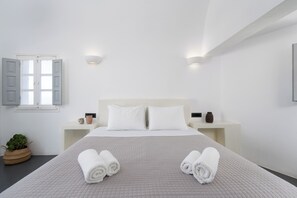 Desk, free WiFi - Elios Cave Suites (Oia)