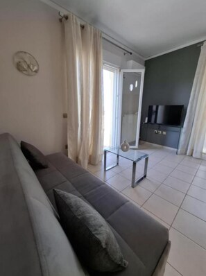 Living area - Kap Home · Central · Private Balcony (Chios)