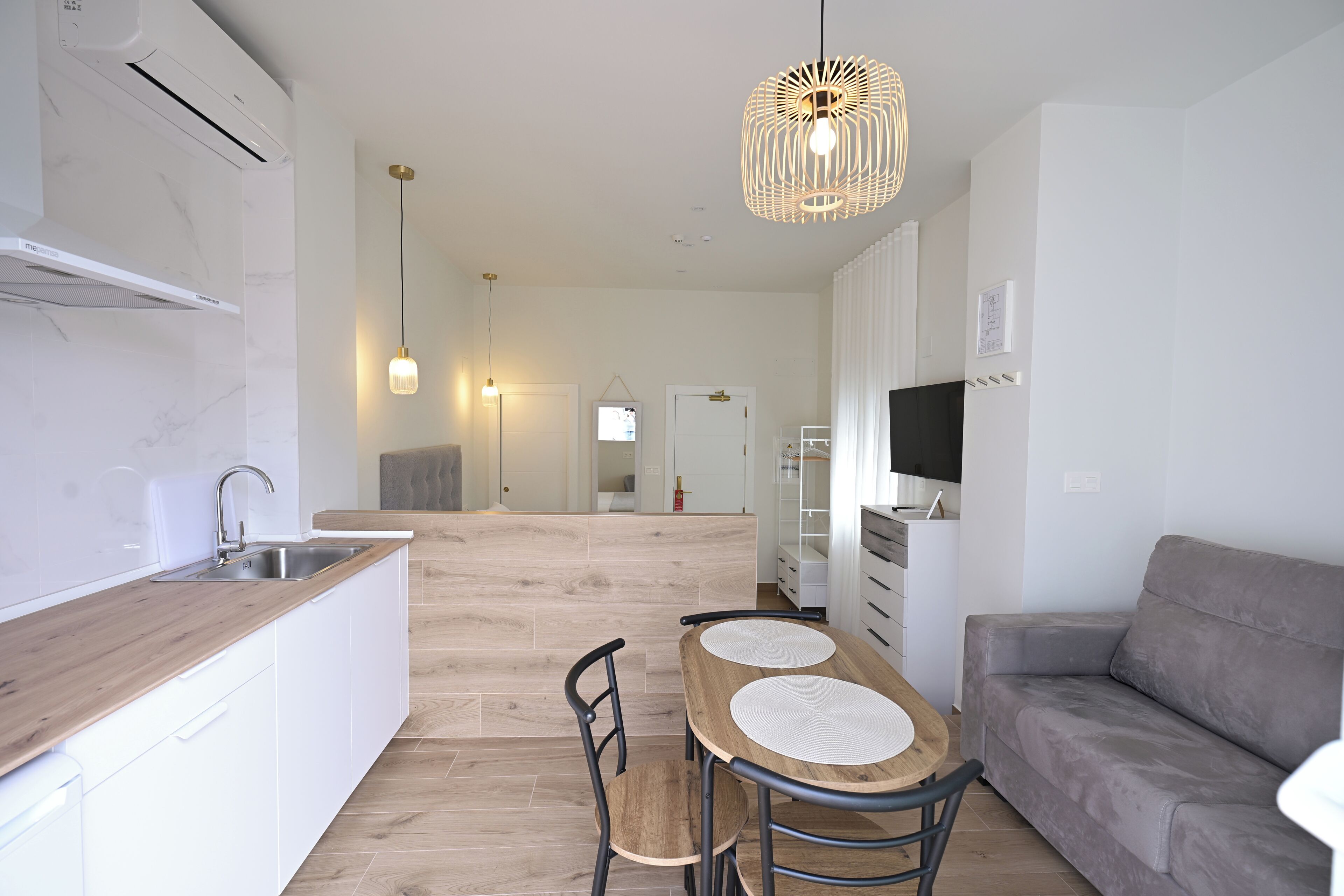 Premium Studio, 1 Queen Bed with Sofa bed, Kitchen, City View