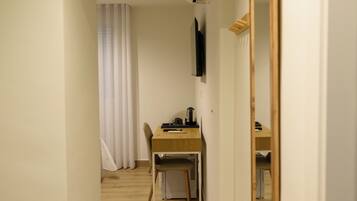 Deluxe Twin Room, City View | Premium bedding, minibar, laptop workspace, blackout curtains