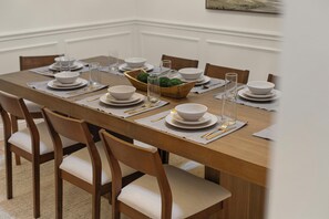 Dining - Central DFW Skylight Stay. Entire Home in Irving (Irving)