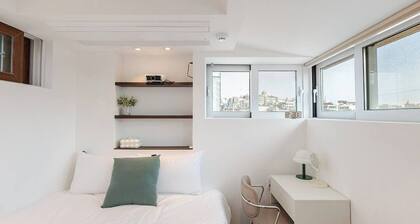 Stay Pachira 5F | Entire Floor | 2 Min to Itaewon | Elevator | 9 Guests