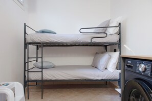 2 dormitorios, tabla de planchar con plancha, wifi y ropa de cama