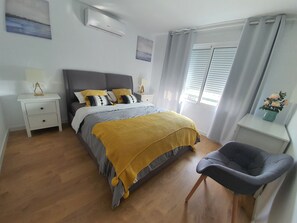 2 bedrooms, iron/ironing board, WiFi, bed sheets - Stylish apartments overlooking the sea | 5-7 min walk to the beach (Benalmádena)