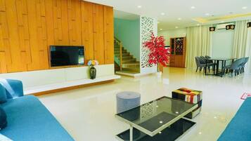 Vila Deluks, 3 kamar tidur, pemandangan kebun | Ruang keluarga