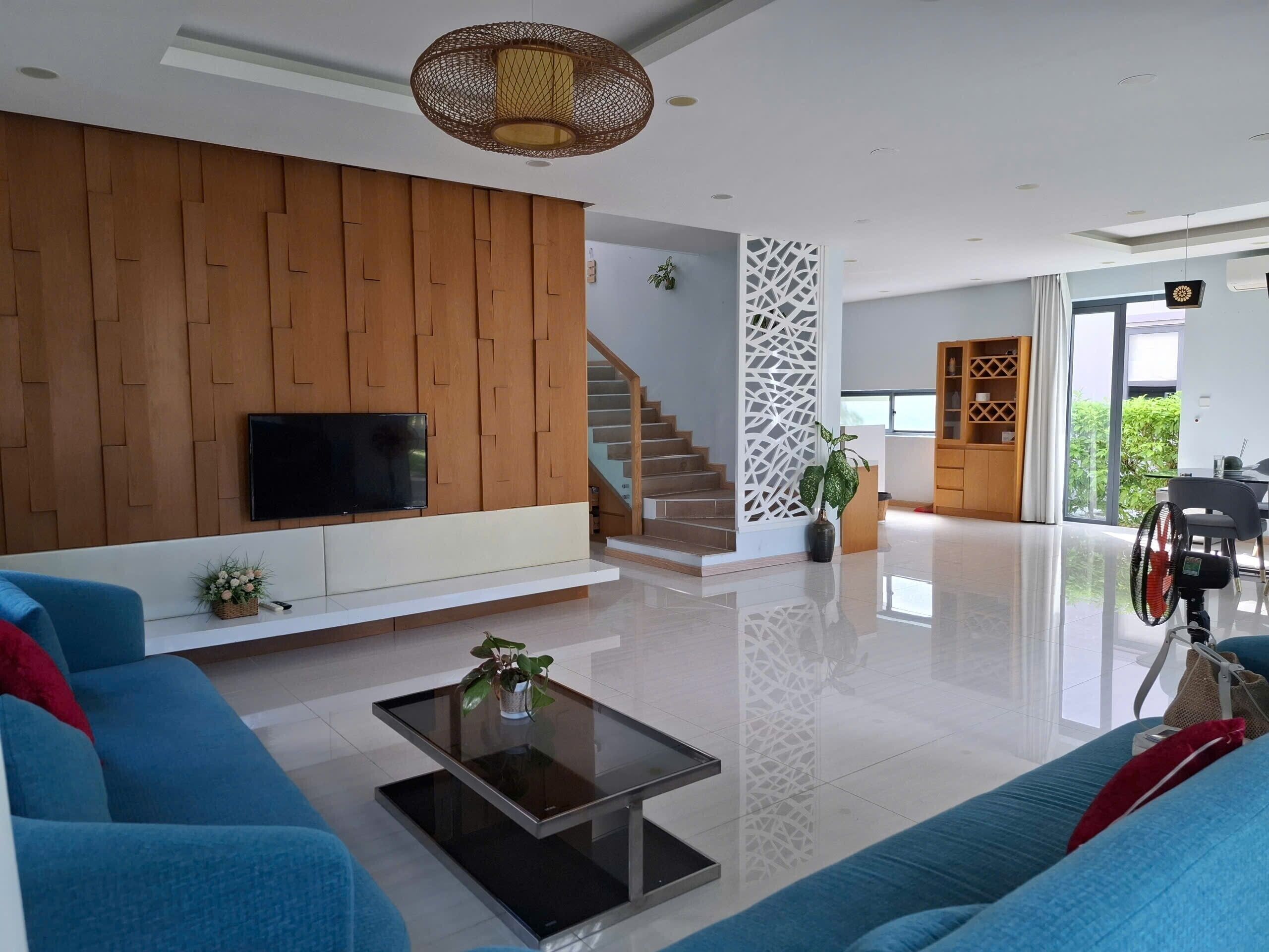 デラックス ヴィラ 3 ベッドルーム ガーデンビュー | リビングルーム