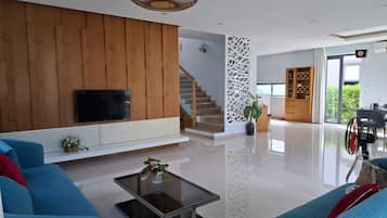 Deluxe Villa, 3 Bedrooms, Garden View | Living room