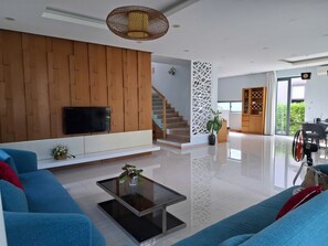 Deluxe Villa, 3 Bedrooms, Garden View | Ruang tamu
