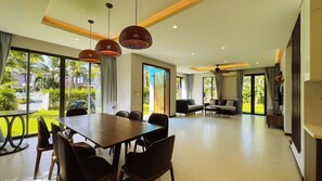 ラグジュアリー ヴィラ 3 ベッドルーム ガーデンビュー | 内装