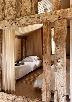 6 bedrooms, iron/ironing board, WiFi, bed sheets - Chez le Vigneron | Tasteful and elegant vacation home with pool in the Dordogne (Monfaucon)